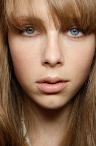 edie_burberry_ss12_livingly_1.thumb.jpg.bf447dfa96823756541171f0fe59ea20.jpg