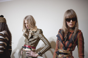 edie_burberry_ss12_nytimes.thumb.jpg.f3ec99153bc4b760ffe400bbf25bc3a9.jpg