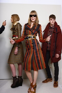 edie_burberry_ss12_stylebistro.thumb.jpg.69418874d580012f98125d4304b636e3.jpg