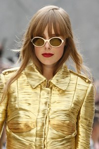 edie_burberry_ss13_vogue_3.JPG
