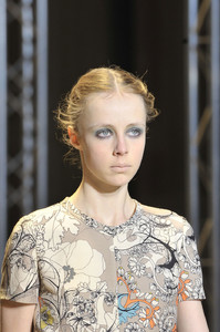 edie_cacharel_aw11_livingly.thumb.jpg.99e223a98b149b41a4b37c20bf4e54b8.jpg