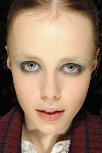 edie_cacharel_aw11_livingly_1.jpg