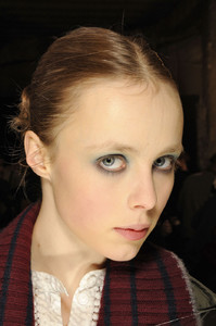 edie_cacharel_aw11_livingly_3.jpg