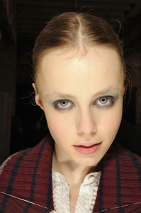 edie_cacharel_aw11_livingly_4.jpg