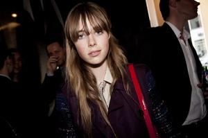 edie_campbell_at_the_burberry_event_17jun12_annabelle.thumb.jpg.9ac082cd37e9c8e139aca94829256588.jpg