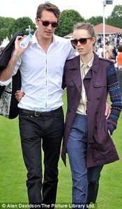 edie_cartier_queen_cup_17jun12_dailymail.thumb.jpg.ccf703e7d0e3ca2396c7d3379fedaf6d.jpg