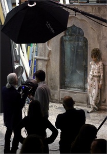 edie_chanel_paris_bombay_prefall12_bts_vogue_5.thumb.jpg.642280b074ec5df9bbf4dcbeaa0f688c.jpg