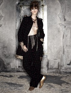 edie_chanel_paris_bombay_prefall12_presskit_moommoom_2.jpg