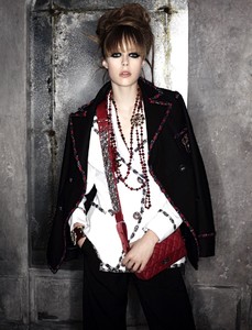 edie_chanel_paris_bombay_prefall12_presskit_moommoom_4.jpg