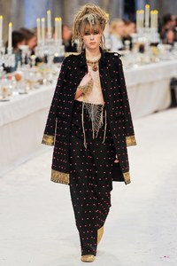 edie_chanel_paris_bombay_prefall12_vogue_1.jpg