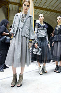 edie_chanel_ss11_fashionnetwork.thumb.jpg.2e603ff06552ad202e074d685699eb52.jpg