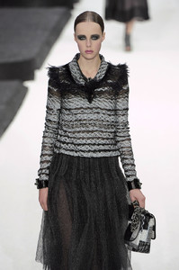 edie_chanel_ss11_livingly_2.thumb.jpeg.2233d6f68e8070bf9b9bdd2031ce9140.jpeg