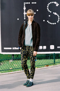 edie_chanel_ss13_vanessajackman.thumb.jpg.814cd464b6d49aa0eb8101e3de029f51.jpg