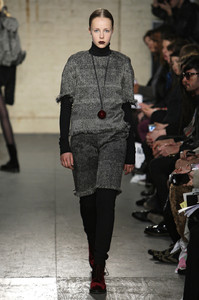 edie_fashion_east_aw10_livingly_1.thumb.jpg.b46a26356d1f1ce46fcdc699444bff87.jpg