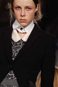 edie_giles_deacon_aw12.thumb.jpg.4ed3afe1ec2a0c02b8fe468694ffe49c.jpg