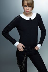 edie_karl_lagerfeld_aw12_vogue_1280_4.jpeg