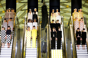 edie_louis_vuitton_ss13_livingly.thumb.JPG.51c219075cc8707243a56edb249c93bf.JPG