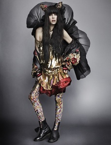 edie_love_ss12_visualoptimism_1.thumb.jpg.42fa90a6fe8ccd5aa6e9c201c6362d45.jpg