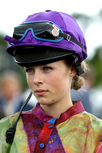 edie_magnolia_cup_2aug12_vogue_1.thumb.jpg.44e6bdff34b58bb38056110cd644c6ad.jpg