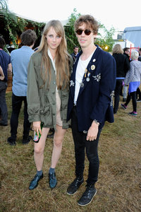 edie_makiki_festival_20aug11_vogue_1.thumb.jpg.be1a5cb93158150b098f740f9f207713.jpg