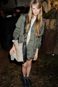 edie_makiki_festival_20aug11_vogue_2.thumb.jpg.4c016e5a90305c2ce11a1926c2e6da8a.jpg
