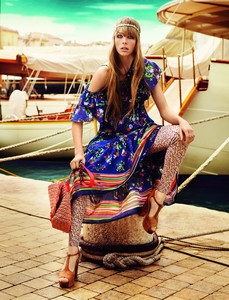 edie_ochirly_spring12_haibao.thumb.jpg.a0cd85296771fb09ab7c5ea2f83077ed.jpg