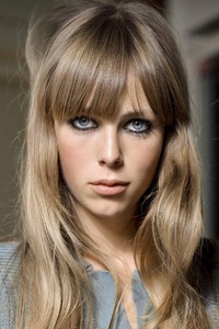 edie_paco_rabanne_ss13_vogue_2.thumb.JPG.7087f55e59532efd2e2ec090748d5261.JPG
