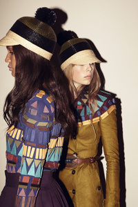 edie_puro_encanto_british_dec_11_vogue_mexico_5.thumb.jpg.e0266c7bbf8fb31fc003477889e70bba.jpg