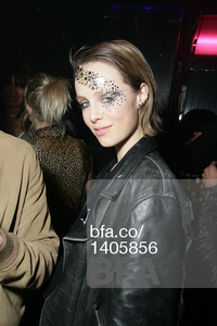 edie_purple_magazine_16feb15_bfa.thumb.jpg.44195354c5e68cebfc75d74b055ab230.jpg
