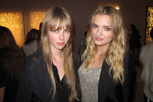 edie_retna_hallelujah_8jun11_livincool.thumb.jpg.949d9f8679d10659326086a197528643.jpg