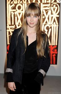 edie_retna_hallelujah_8jun11_puretrend_1.thumb.jpg.4451c2b0f3b4b6ad66bc68ee7ceee8c4.jpg