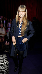 edie_roberto_cavalli_17sep11_dresscodehighfashion.thumb.jpg.54725edd46c5a476175a77289478966f.jpg
