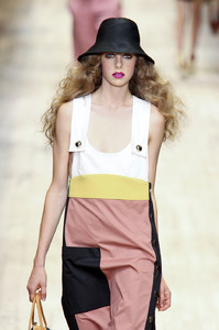 edie_sonia_rykiel_ss11_livingly_2.thumb.jpg.0308ded9d2abb19a978307fcc65bc0ca.jpg