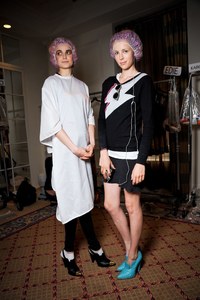 edie_thakoon_ss12_vogue.thumb.jpg.77a16e1514ac0565e78c701d5eba923b.jpg