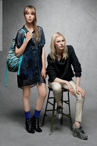 edie_urban_outfitters_late_fall_2011_celebsvenue_3.thumb.jpg.8c2357ea7bf3e2963d10a77bfd0468bc.jpg