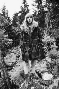 edie_urban_outfitters_late_fall_2011_urbanoutfitters_1.thumb.jpg.44abd192e154c92f7607aecd05606526.jpg