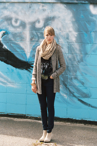 edie_urban_outfitters_late_fall_2011_urbanoutfitters_10.thumb.jpg.b5dcd168f6ea383a6416de9df99bb5ea.jpg