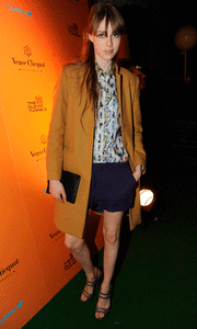 edie_veuve_clicquot_1may12_look.thumb.jpg.bb32b8b1e09790661b5bc14ac4c12396.jpg