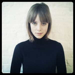 edie_viva_london_nov12_tfs.thumb.jpg.6c62aed5241da4d35b634dcaac44b312.jpg