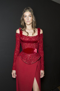 elie-saab-hc-bks-m-rf17-0785.thumb.jpg.6e04e83d3eb86055b8f792213ba09954.jpg