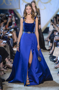 elie-saab-hc-rf17-0048.thumb.jpg.22d272b6809671259024c5dc787544ec.jpg