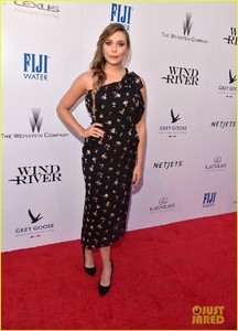 elizabeth-olsen-jeremy-renner-premiere-wind-river-in-la-07.jpg