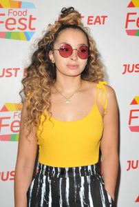 ella-eyre-just-eat-food-fest-at-the-red-market-in-shoreditch-london-07-13-2017-5.jpg