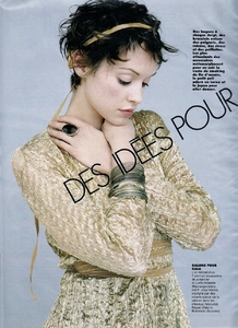 elle_fr_27_dec_1993_2.thumb.jpg.2e0a0f3d505635264d7e2ea40de447af.jpg