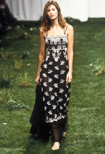 emanuel-ungaro-ss-1999-1.thumb.png.1240404f44e69fa07c1e5f9d47ad5b87.png