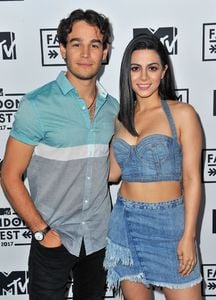emeraude-toubia-mtv-fandom-fest-at-petco-park-in-san-diego-july-21-2017-2.thumb.jpg.314762b874e97b8b8bc6973afe64c4b8.jpg