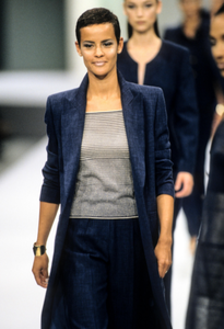 escada-ss-1999-1.thumb.png.b1b7b977b5b370d9c270f6bded2554c1.png