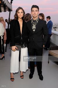 former-miss-usa-and-miss-universe-olivia-culpo-and-musician-joe-jonas-picture-id475227140.jpg