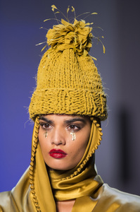 gaultier-hc-clp-rf17-1725.thumb.jpg.49654326257712c783d9f6b7e5941ae2.jpg