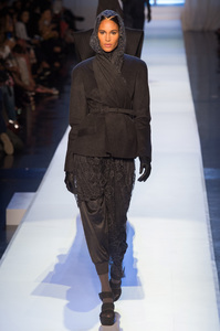gaultier-hc-rf17-0744.thumb.jpg.c090d44cd5544a5300975459b9e98d01.jpg